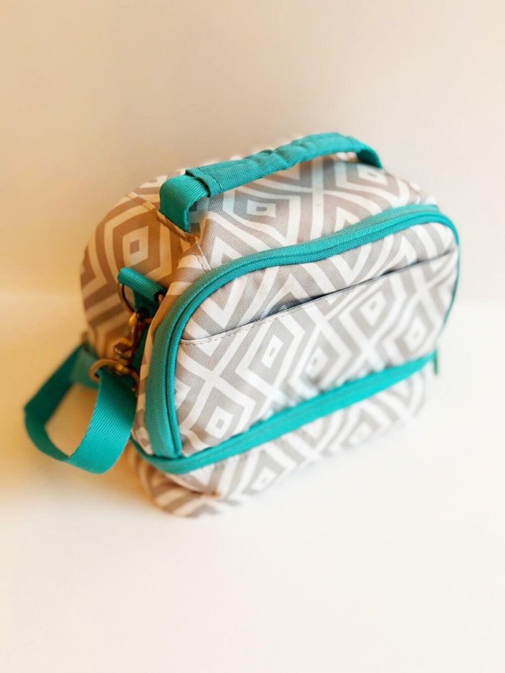 PB Teen "Gear-Up Gray Preppy Diamond" Dual Compartment Lunch Bag - Picture 2 of 6